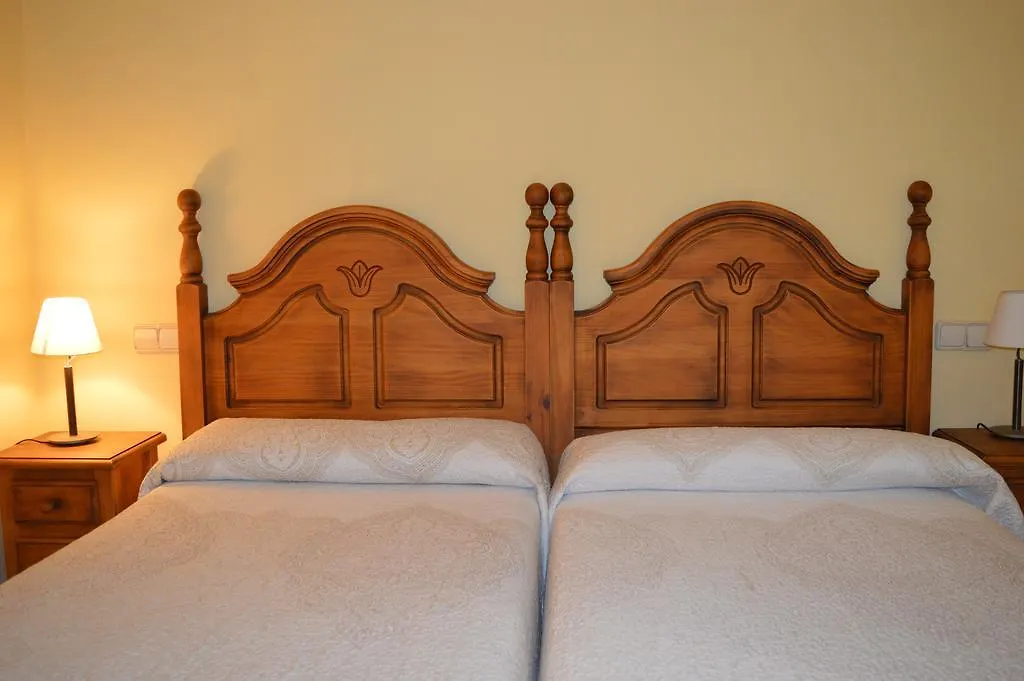 Hostal Revinuesa-1